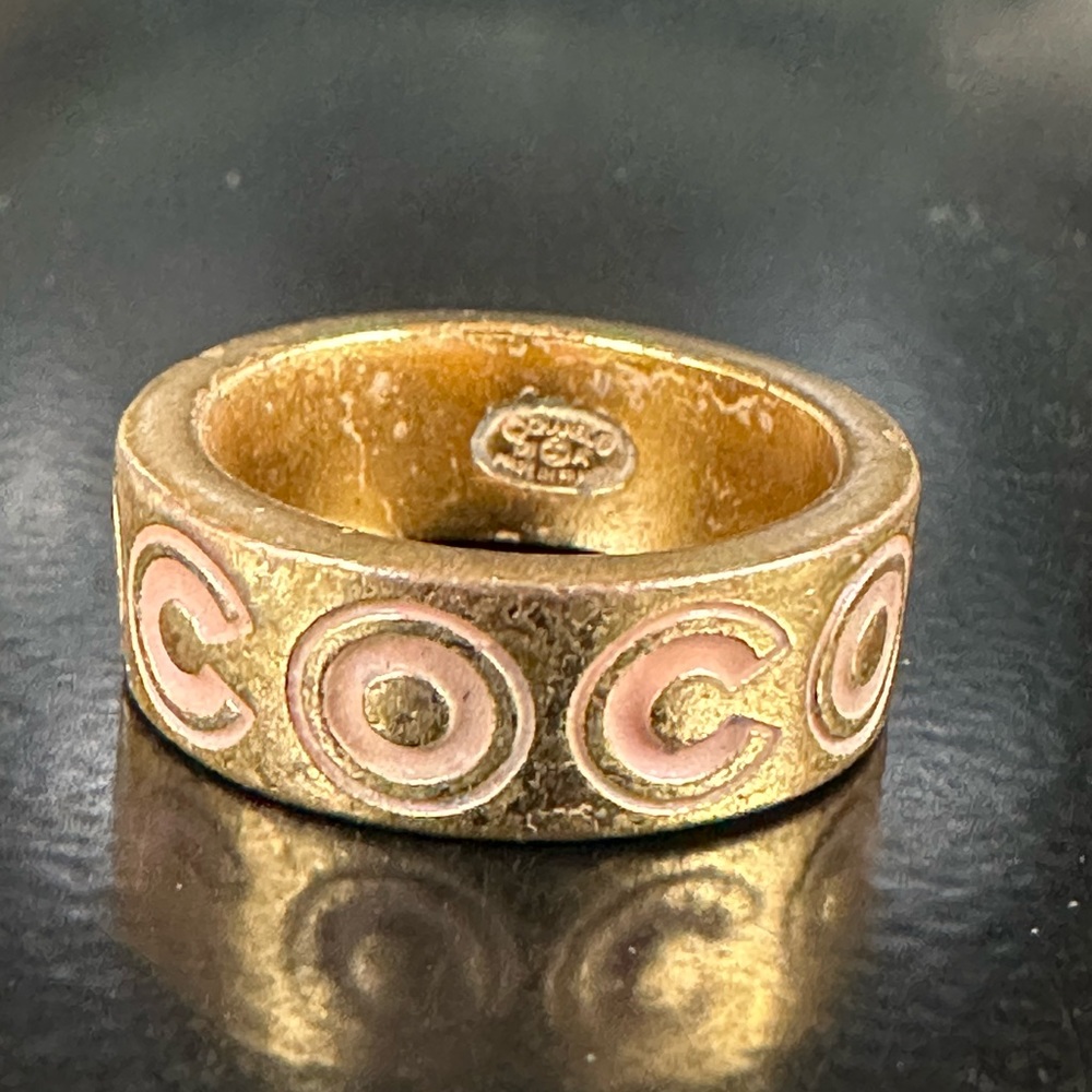 WOW POSHMARK - Authentic Chanel Golden Sparkle Supermodel CC Logo Ring - Picture 7 of 16